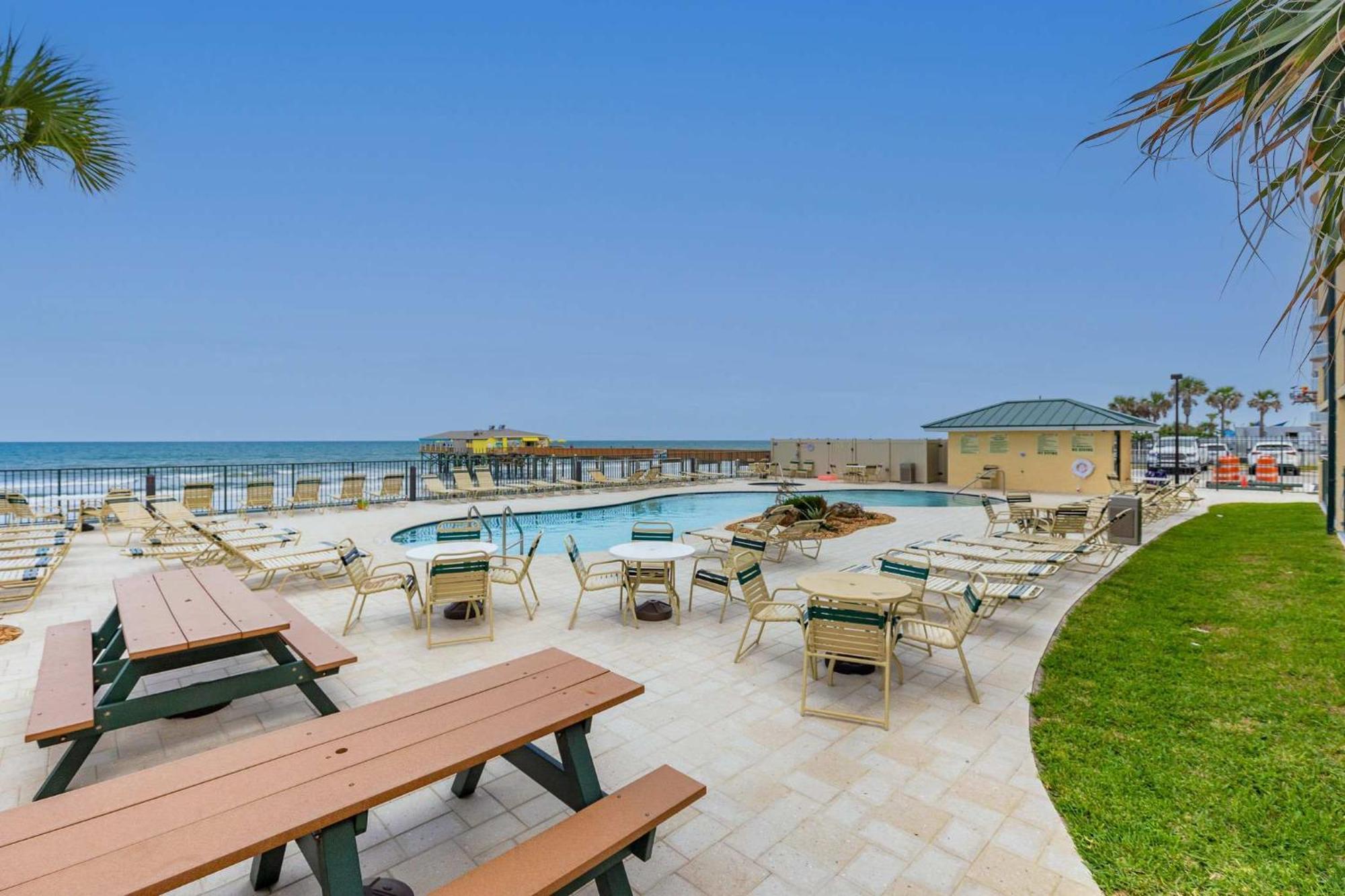 Ocean Views From Your Private Balcony! Sunglow Resort 606 By Brightwild Daytona Beach Shores Exteriér fotografie